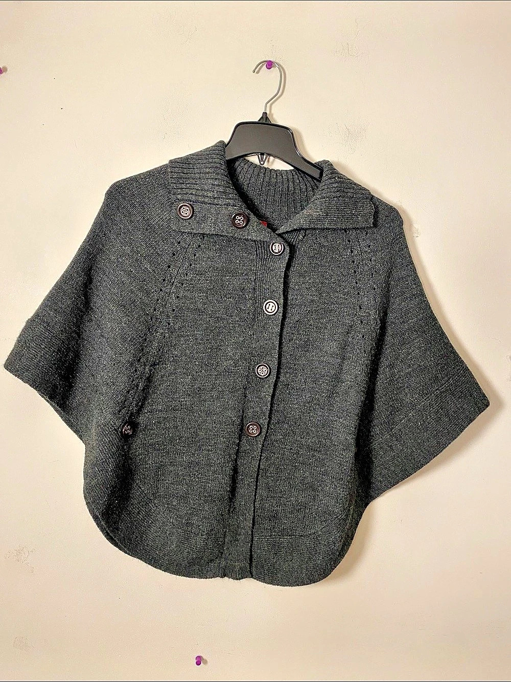 San Francisco Gray Knit Poncho Size Small